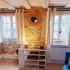 studio-30-m2-centre-ville-de-bourg-en-bresse.hotels-rhonealpes.com/