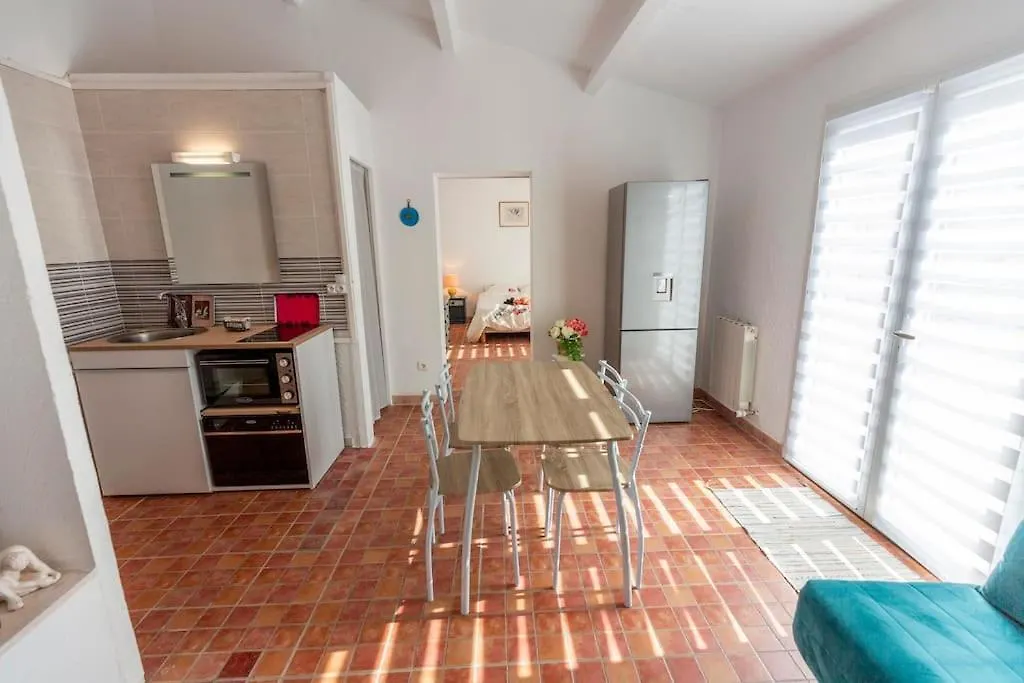 Joli Studio 36M2 Tout Confort Châteauneuf-de-Gadagne بيت للعطل